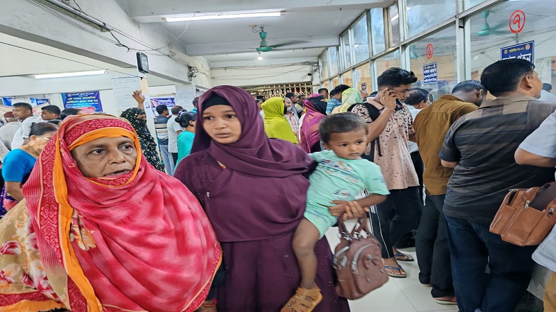 ডুমুরিয়া সোনালী ব্যাংকে চরম অব্যবস্থাপনা,ব্যবস্থাপকের বিরুদ্ধে দায়িত্ব অবহেলার অভিযোগ